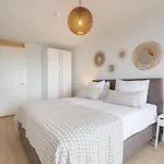 Spacious Apartment In Den Haag Near Seabeach