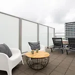 Spacious Apartment In Den Haag Near Seabeach