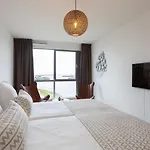 Spacious Apartment In Den Haag Near Seabeach