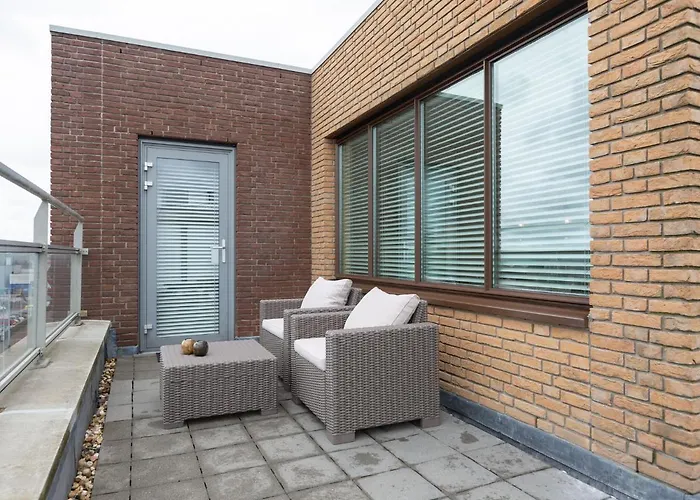 Spacious Apartment In Den Haag Near Seabeach