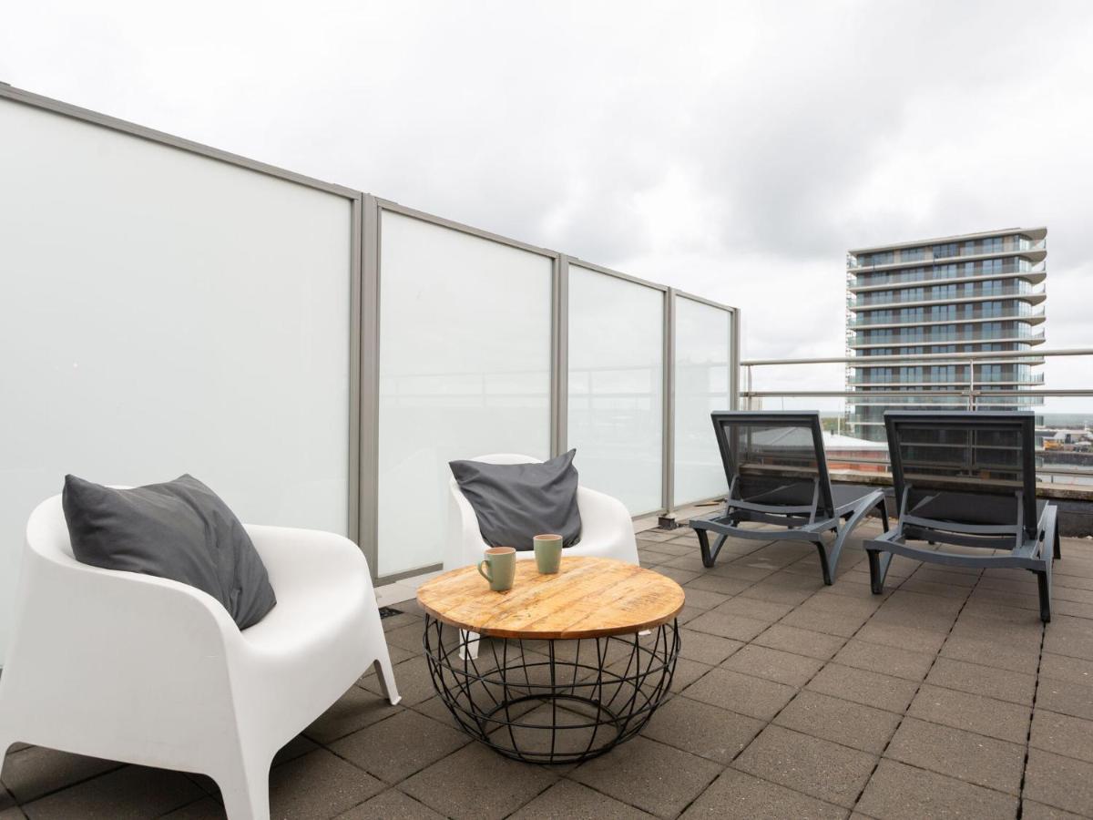 Spacious In Near Seabeach Apartment *